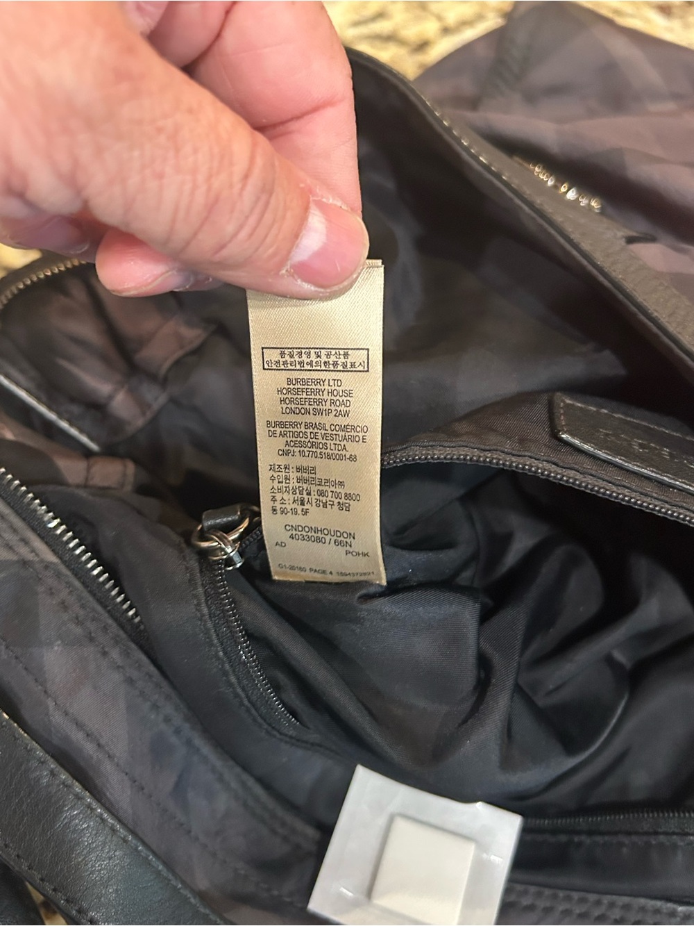 BURBERRY Black/Gray Supernova Check Nylon Buckleigh Tote Bag - Picture 9 of 10
